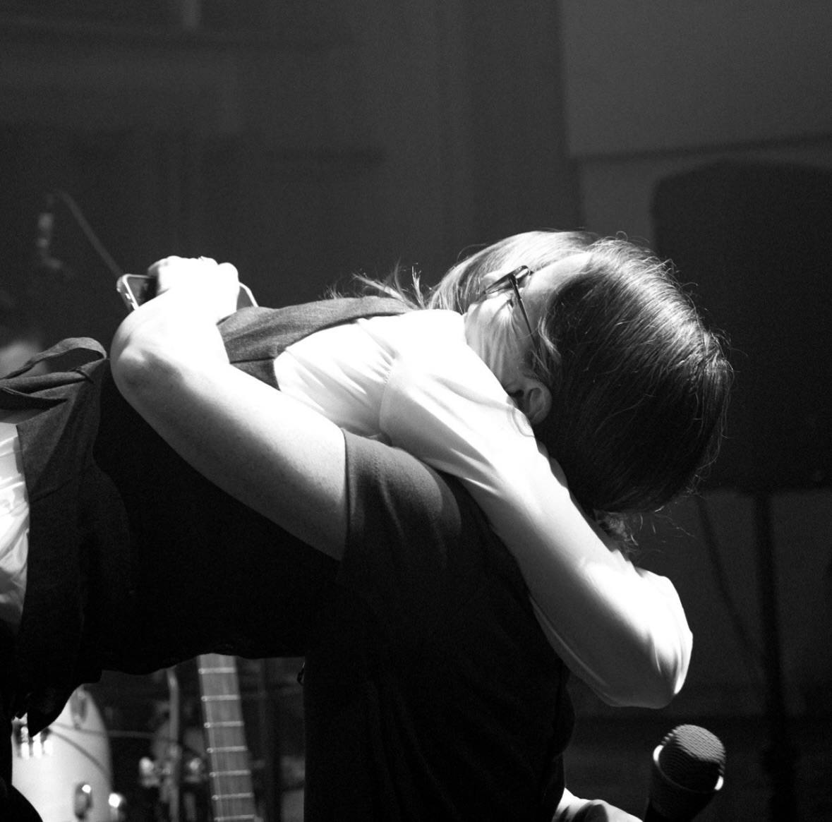 Público durante o primeiro show de Bruna Foss